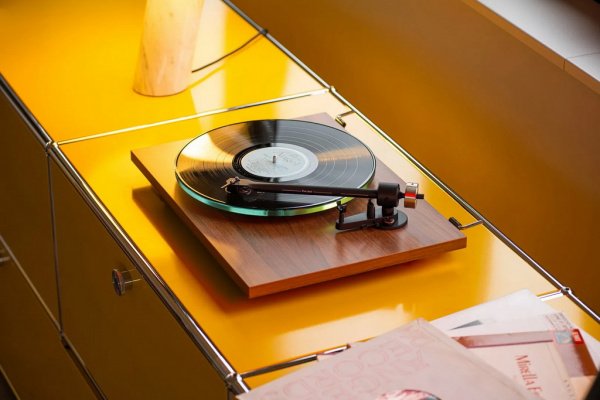 Pro-Ject T2 W