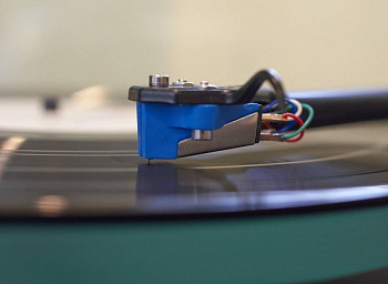 Rega ELYS-2