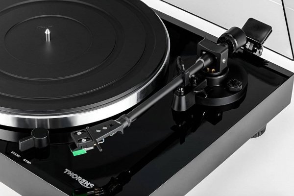 Thorens TD 202 High Gloss Black