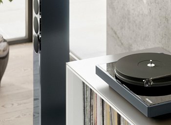 Проигрыватель Revox STUDIOMASTER T700 BLACK EDITION