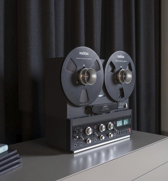 Катушечный магнитофон Revox B77 MK III