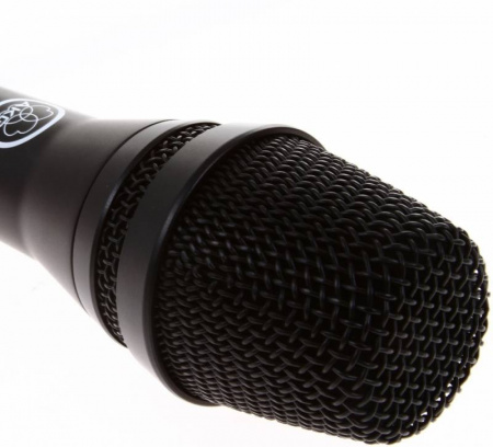 AKG P5S